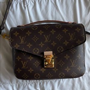 LOUIS VUITTON POCHETTE MÉTIS BAG